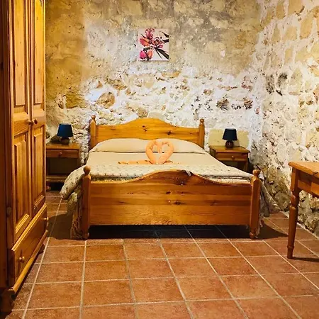 بيت للعطل Tan-nahla Holiday Farmhouse With Private Pool Il-Pergla