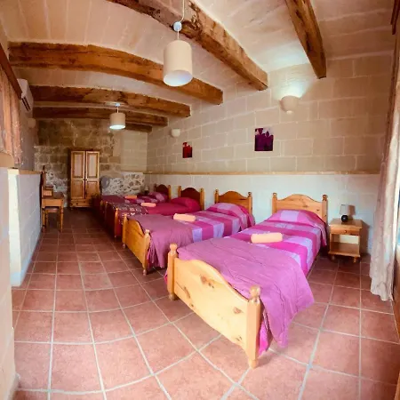 Tan-nahla Holiday Farmhouse With Private Pool بيت للعطل Il-Pergla